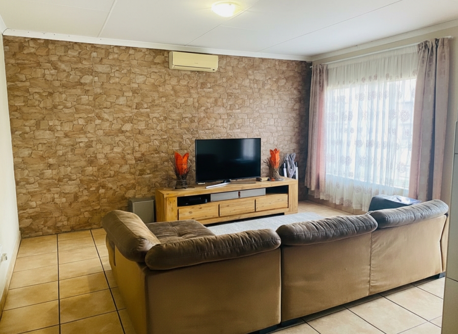 3 Bedroom Property for Sale in Waterval East North West